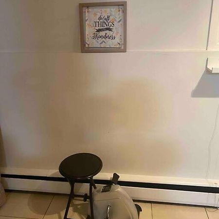 Beautiful Two Bedroom Apartment. YYC 외부 사진