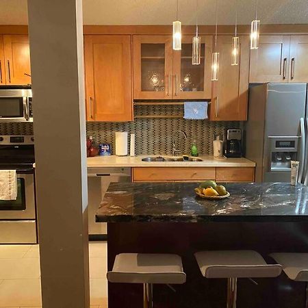Beautiful Two Bedroom Apartment. YYC 외부 사진