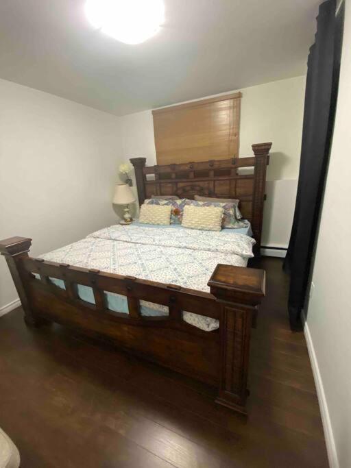 Beautiful Two Bedroom Apartment. YYC 외부 사진
