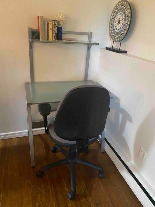 Beautiful Two Bedroom Apartment. YYC 외부 사진